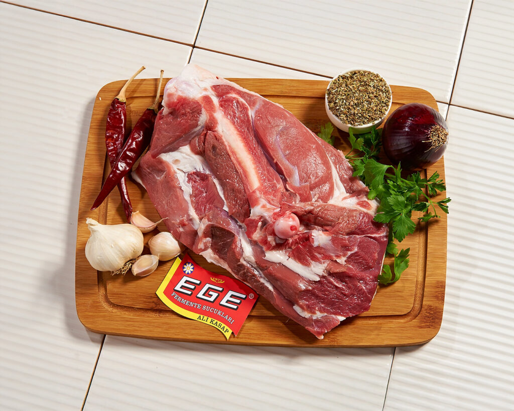 Kuzu But Kemikli Bütün Parça